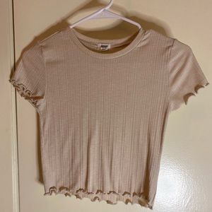 FITTED RUFFLE CROP TOP